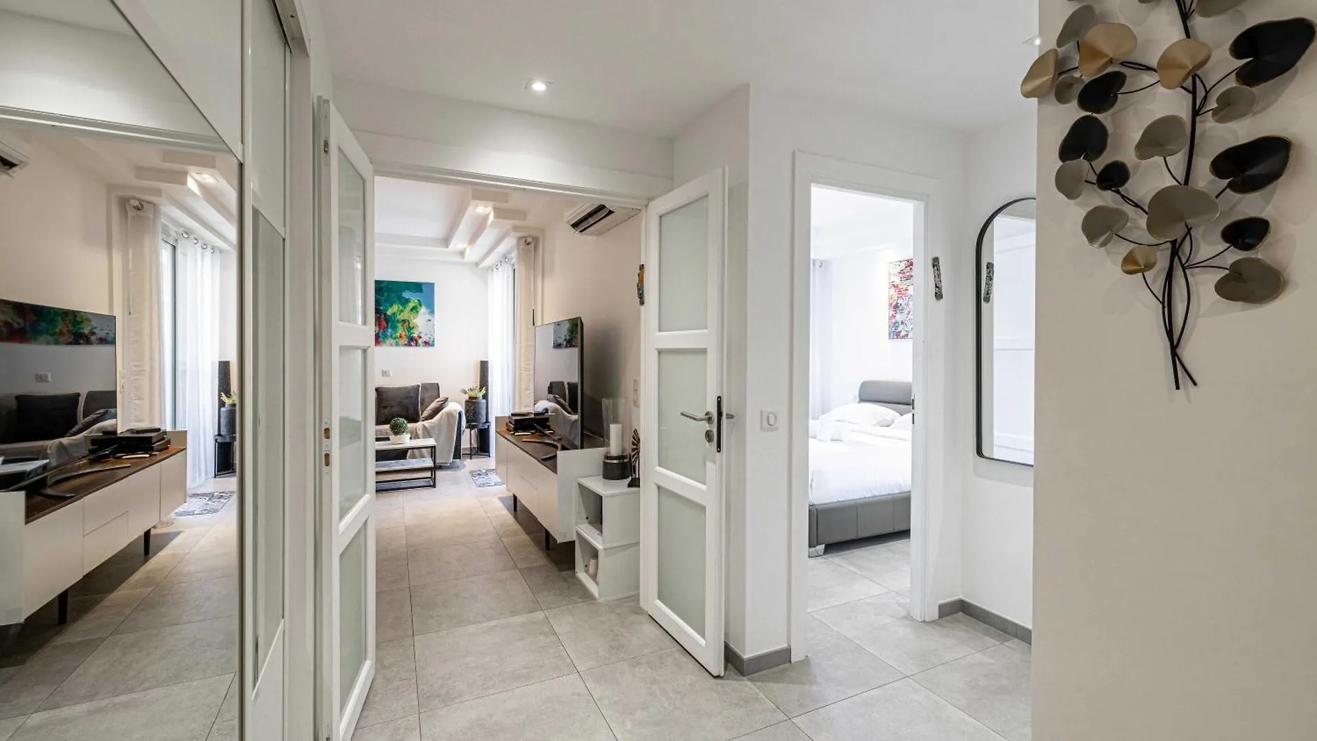 Modern 1 Bedrm Apt With Balcony - Cannes-Croisette 0*, Канны Франция