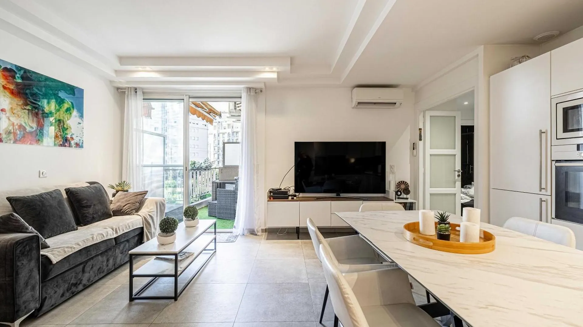 Modern 1 Bedrm Apt With Balcony - Cannes-Croisette